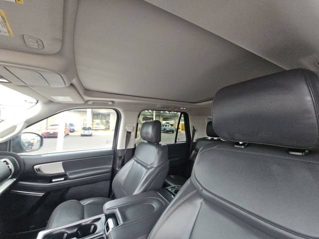 Used 2025 Ford Expedition Active AWD/4WD image 15