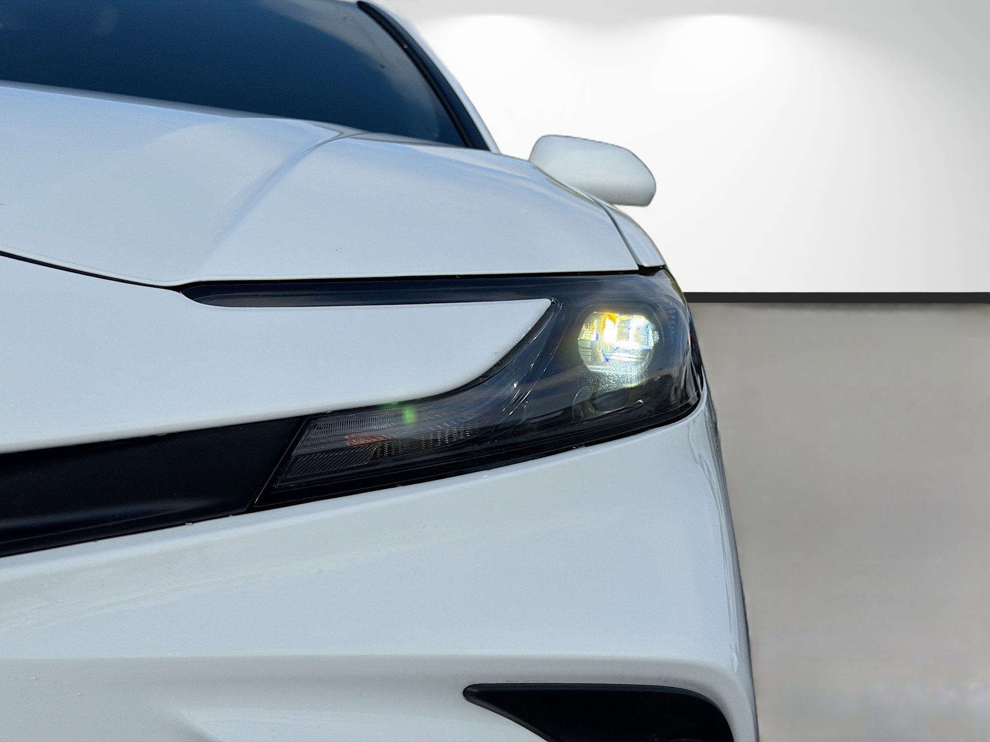 Used 2025 Toyota Camry SE w/ Multimedia Upgrade Package image 9