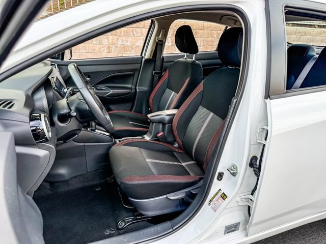 Used 2024 Nissan Versa SR FWD image 8