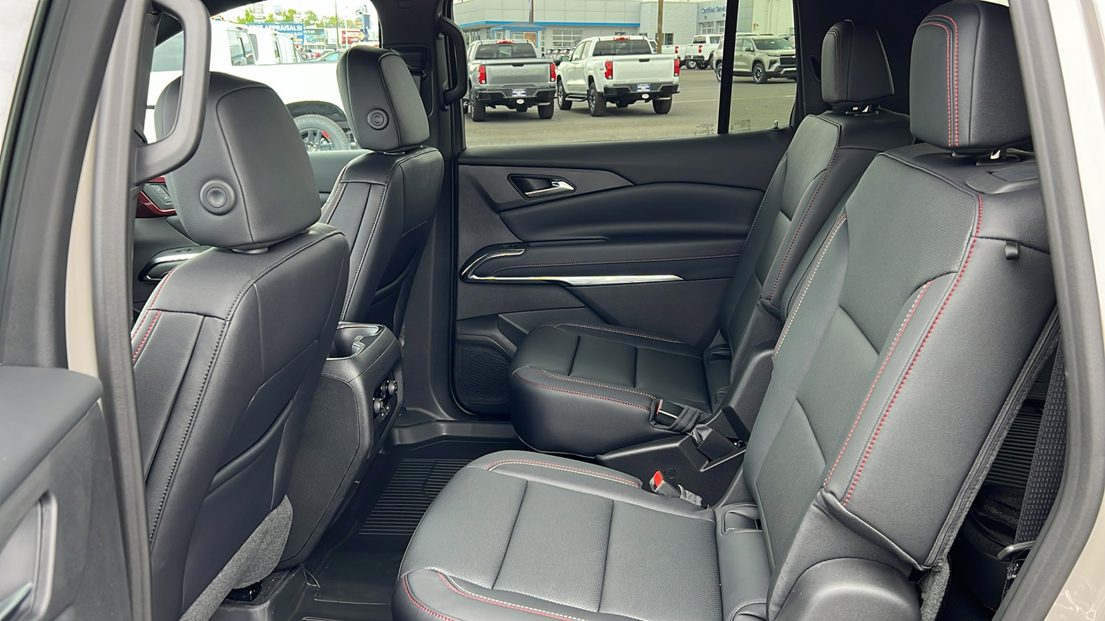 New 2026 Chevrolet Traverse Z71 w/ Driver Confidence Package AWD/4WD image 13