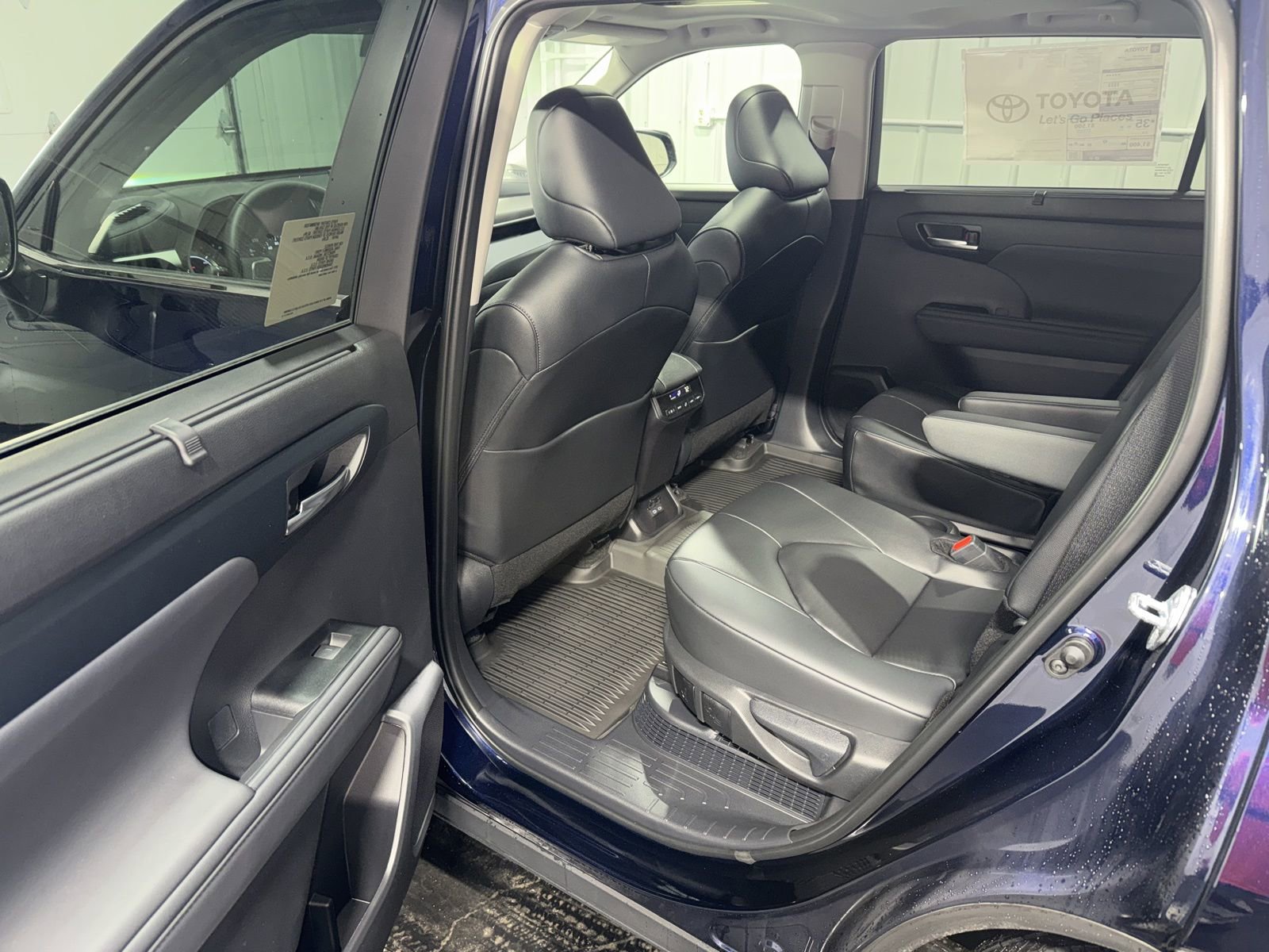 New 2026 Toyota Highlander XLE image 17