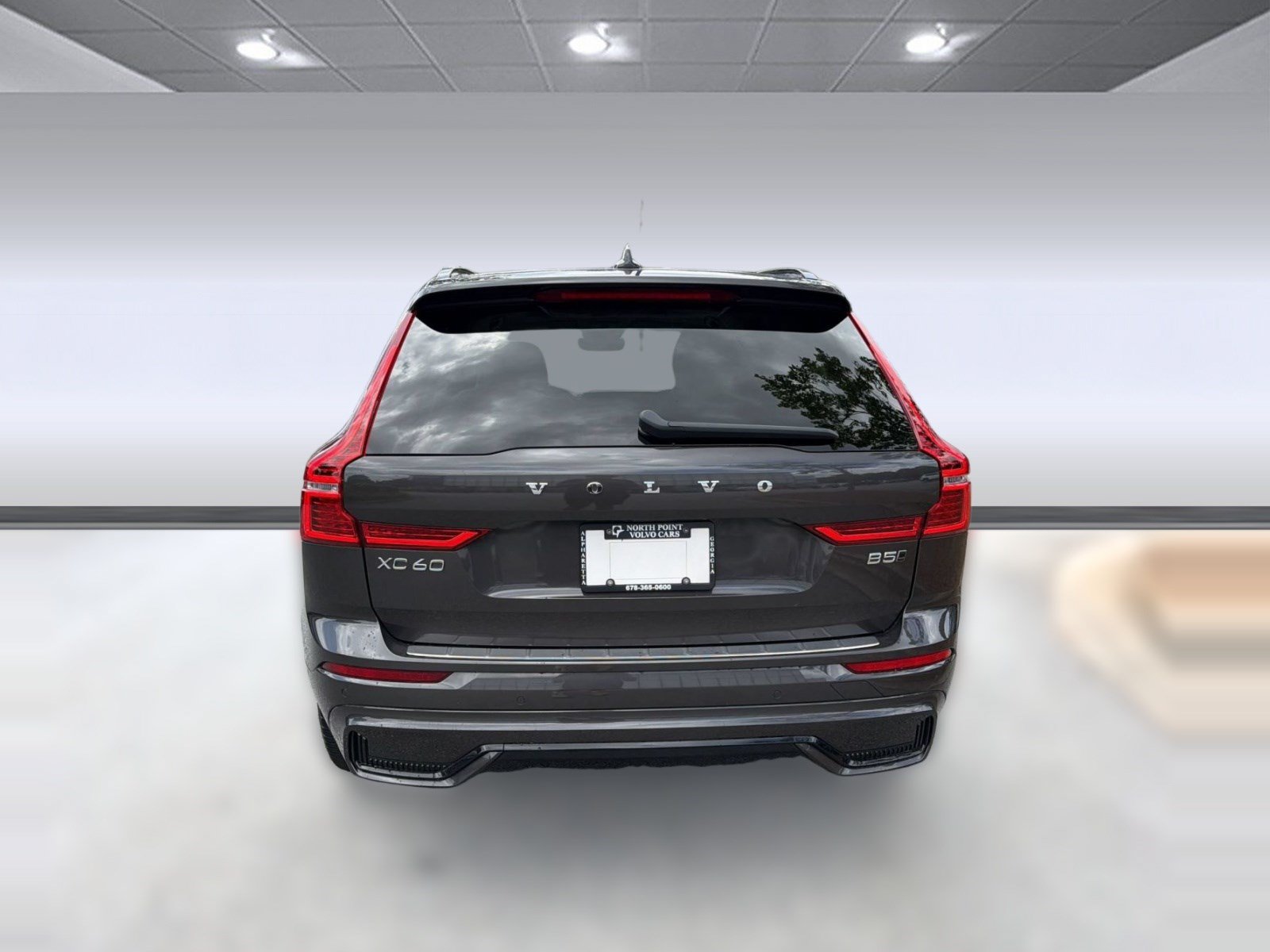Used 2025 Volvo XC60 B5 Plus w/ Protection Package Premier AWD/4WD image 10