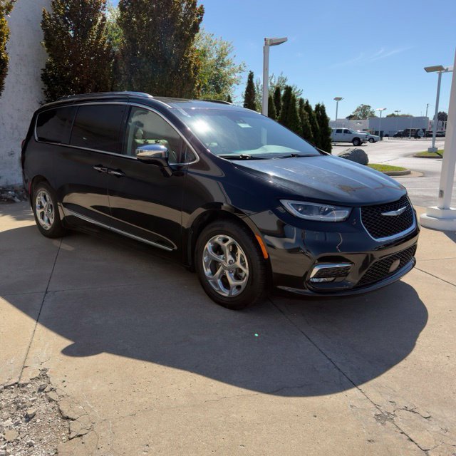 Used 2021 Chrysler Pacifica Limited FWD image 8