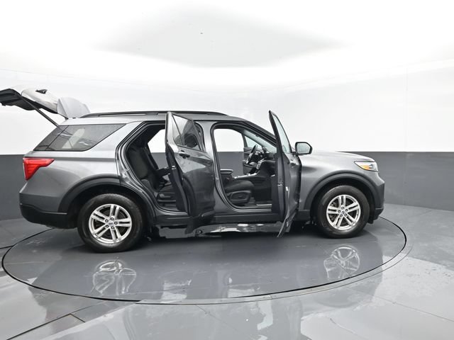 Used 2023 Ford Explorer XLT AWD/4WD image 30