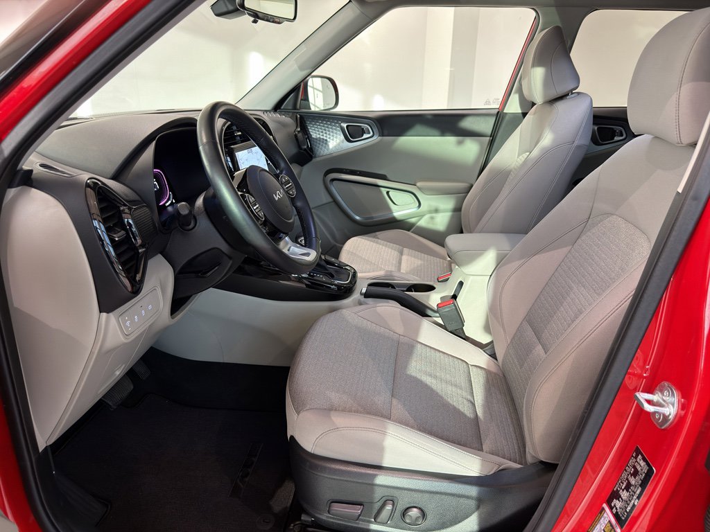 Certified 2024 Kia Soul EX image 14