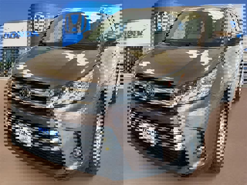 Used 2018 Toyota Highlander Limited image 4