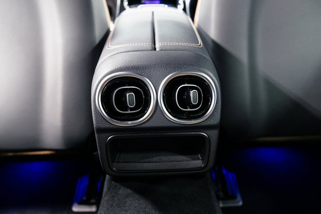 Used 2024 Mercedes-Benz CLE 450 4MATIC Cabriolet w/ Driver Assistance Package image 30