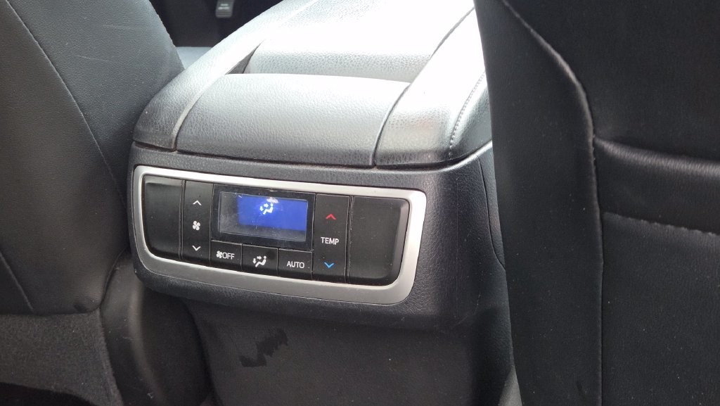 Used 2016 Toyota Highlander Limited AWD/4WD image 34