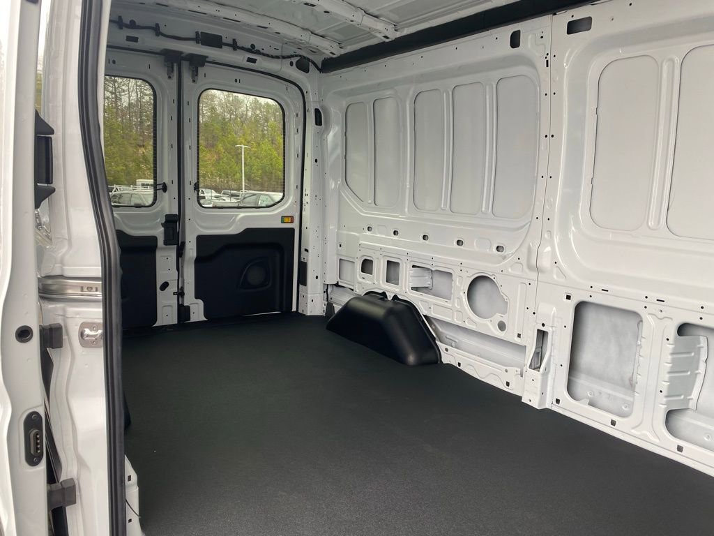 New 2026 Ford Transit 250 148 Medium Roof RWD image 32