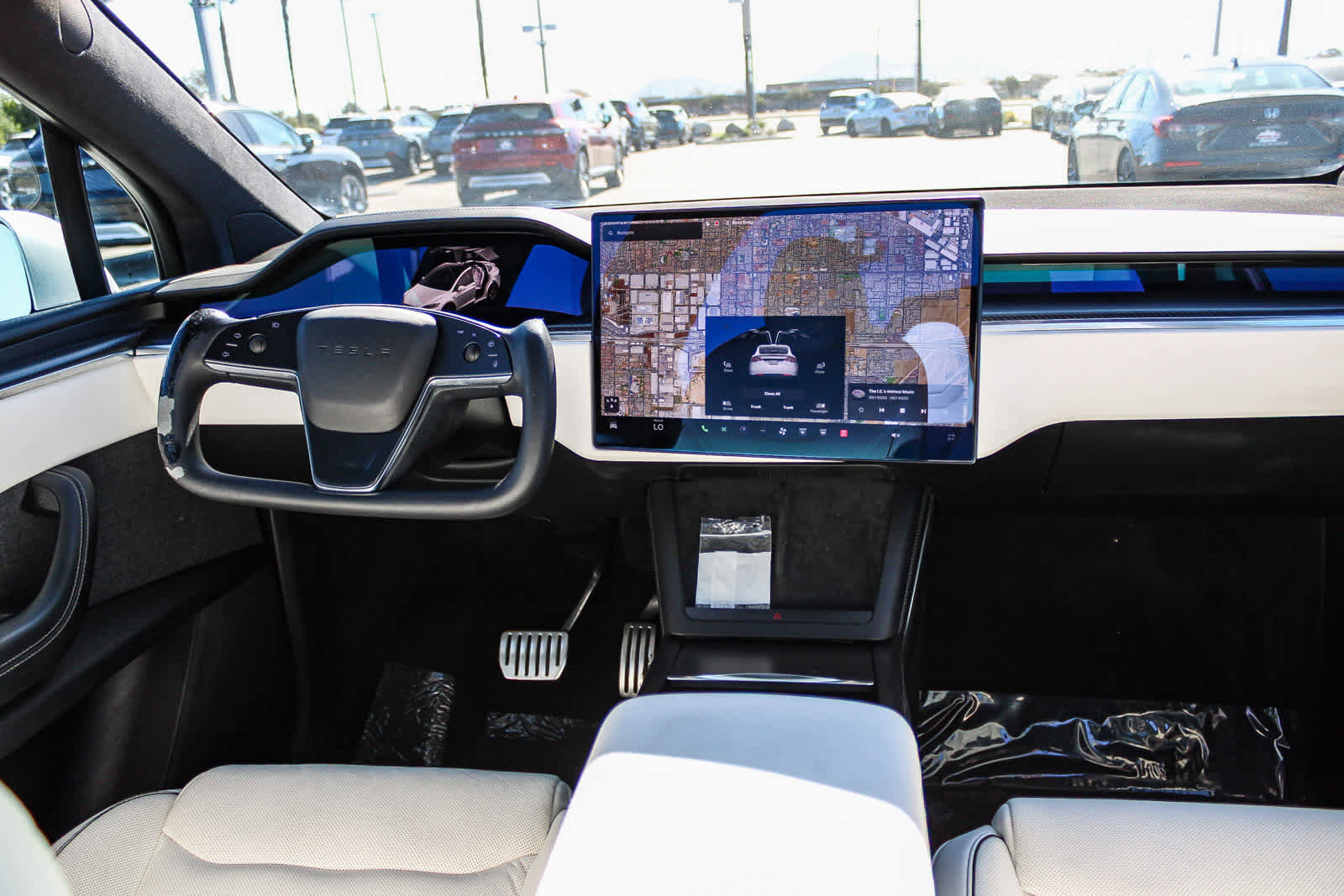 Used 2022 Tesla Model X Plaid image 12