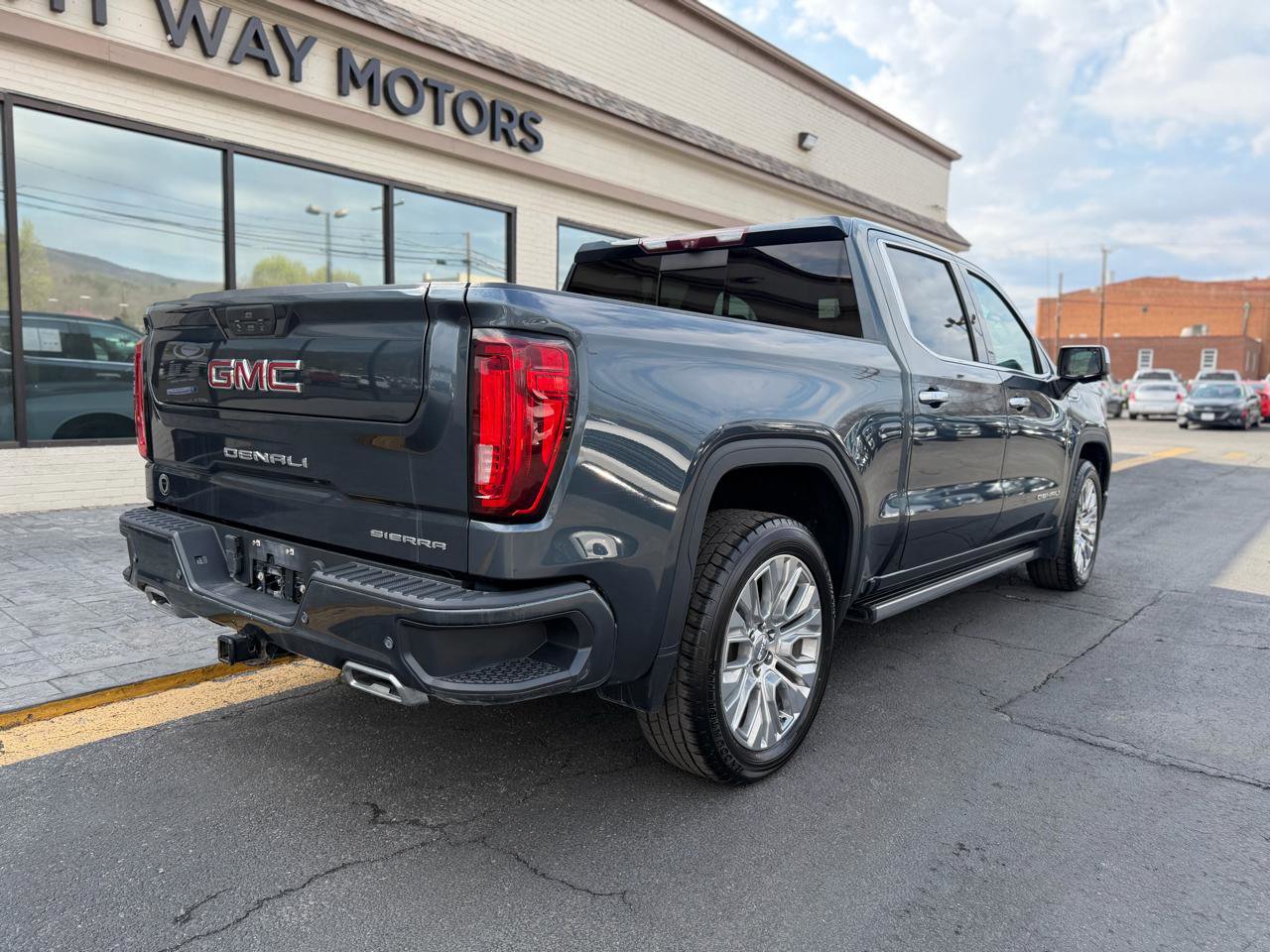 Used 2020 GMC Sierra 1500 Denali w/ Denali Ultimate Package image 3