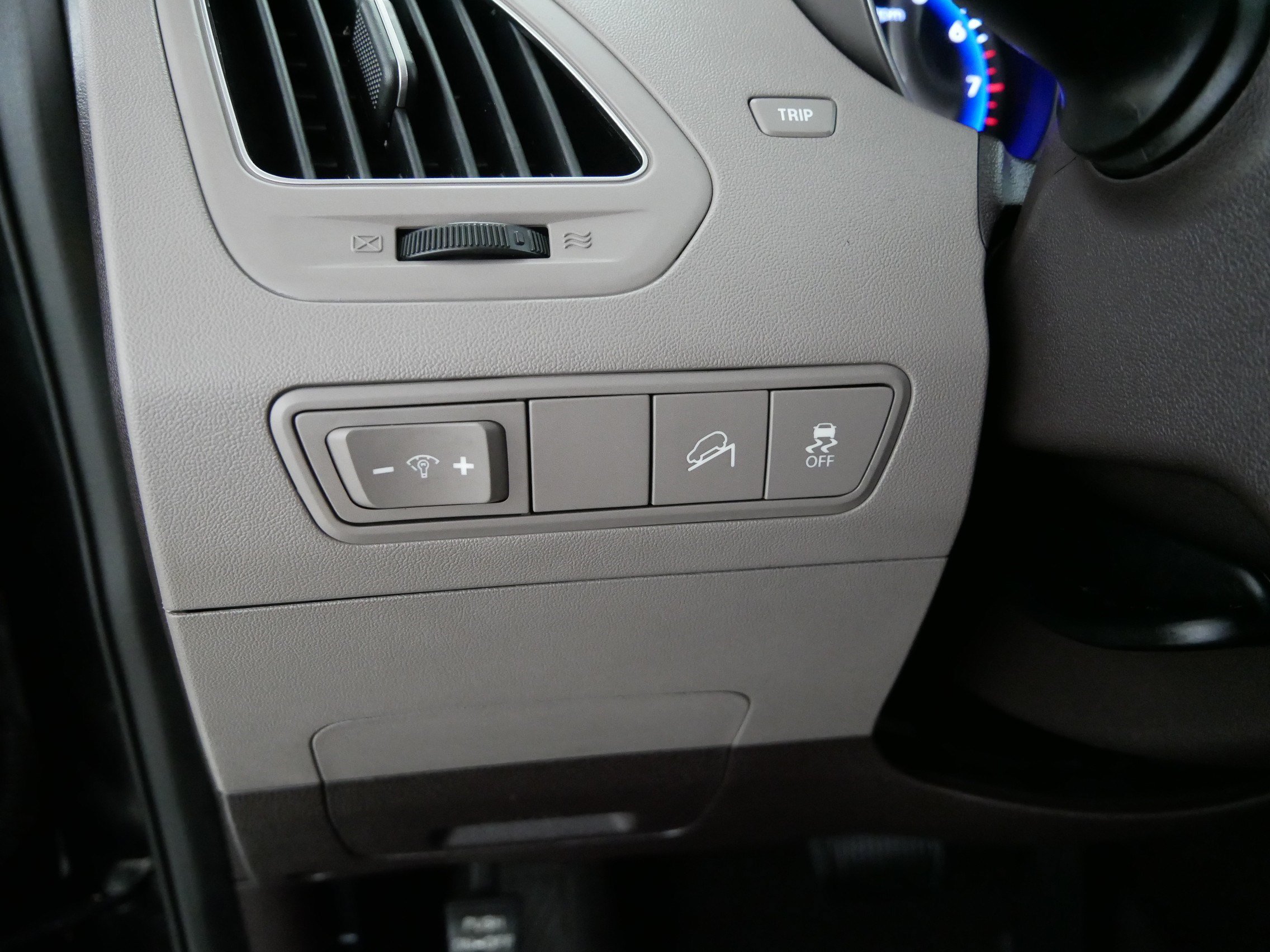 Used 2011 Hyundai Tucson GLS FWD image 26