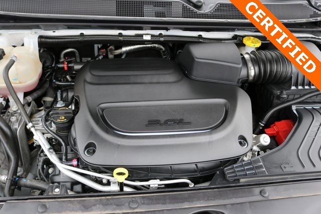 Used 2025 Chrysler Pacifica Select image 21