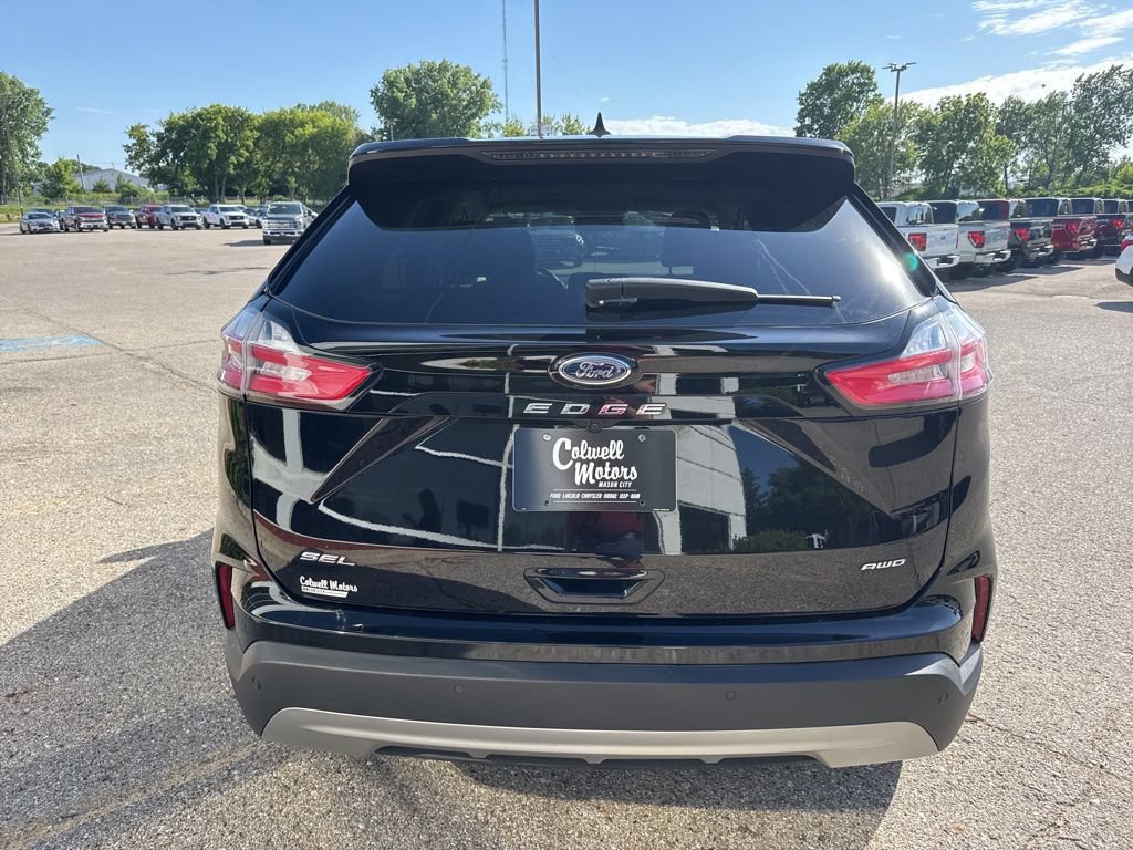 Used 2024 Ford Edge SEL w/ Convenience Package AWD/4WD image 3