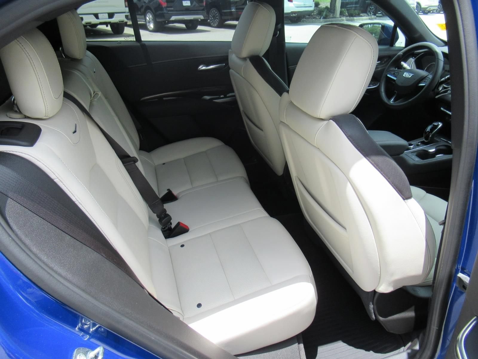 Used 2022 Cadillac XT4 Sport w/ Comfort Package FWD image 32
