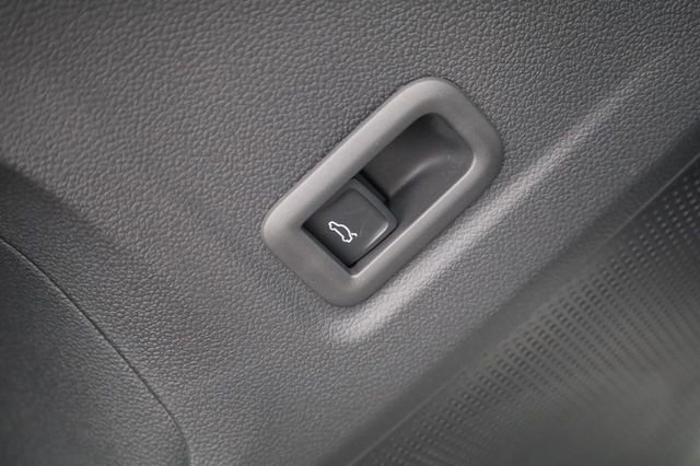 New 2026 Volkswagen Tiguan SE R-Line image 11