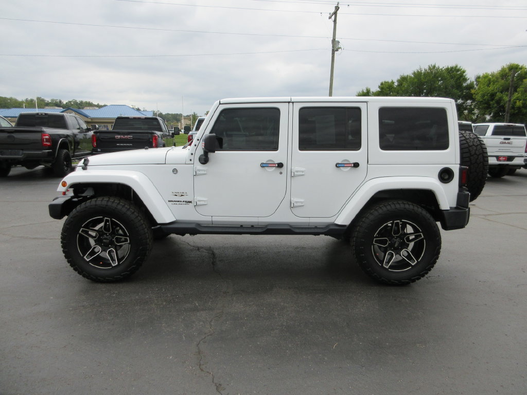 Used 2018 Jeep Wrangler Unlimited Sahara AWD/4WD image 8