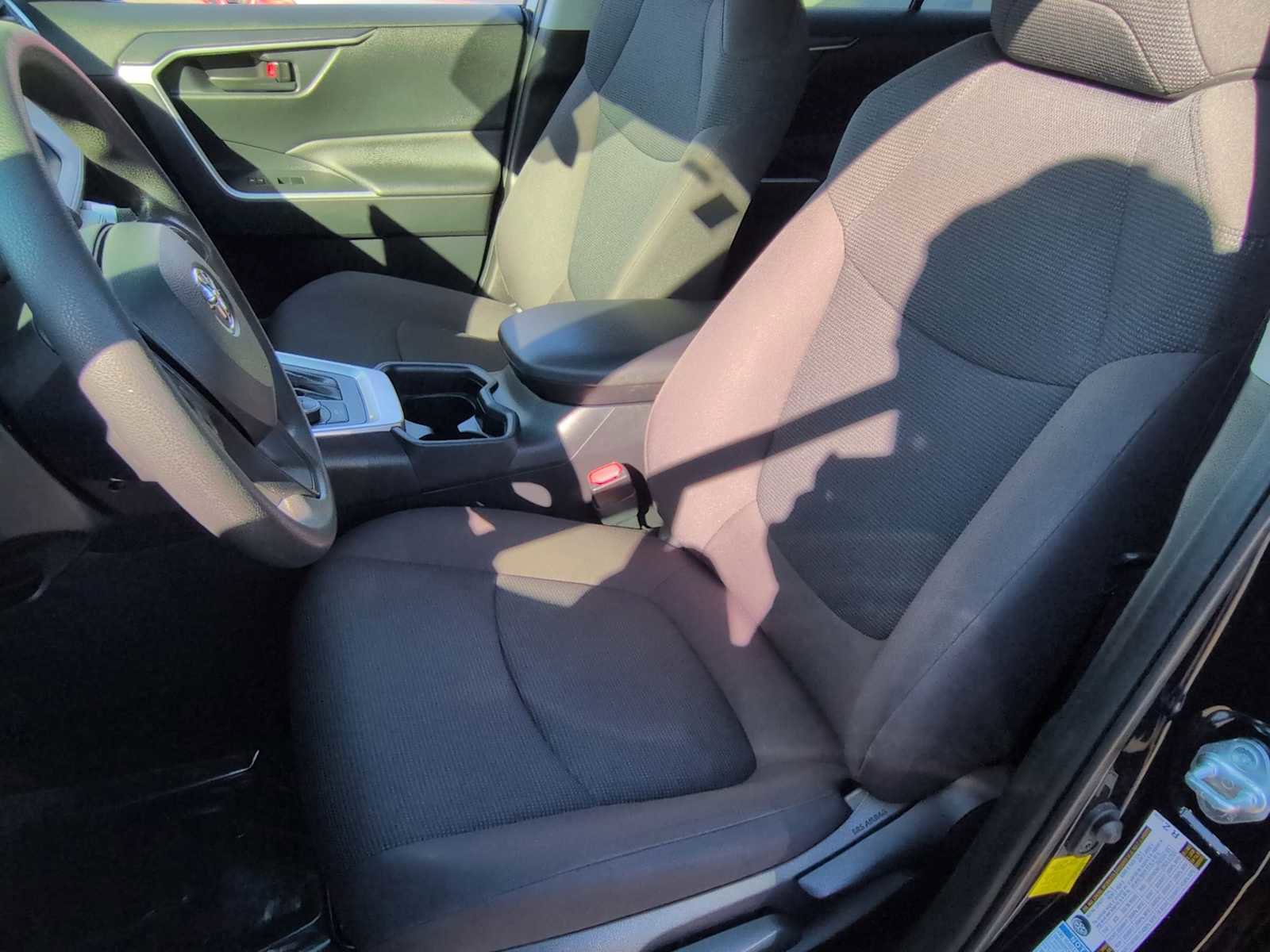 Used 2021 Toyota RAV4 LE image 16