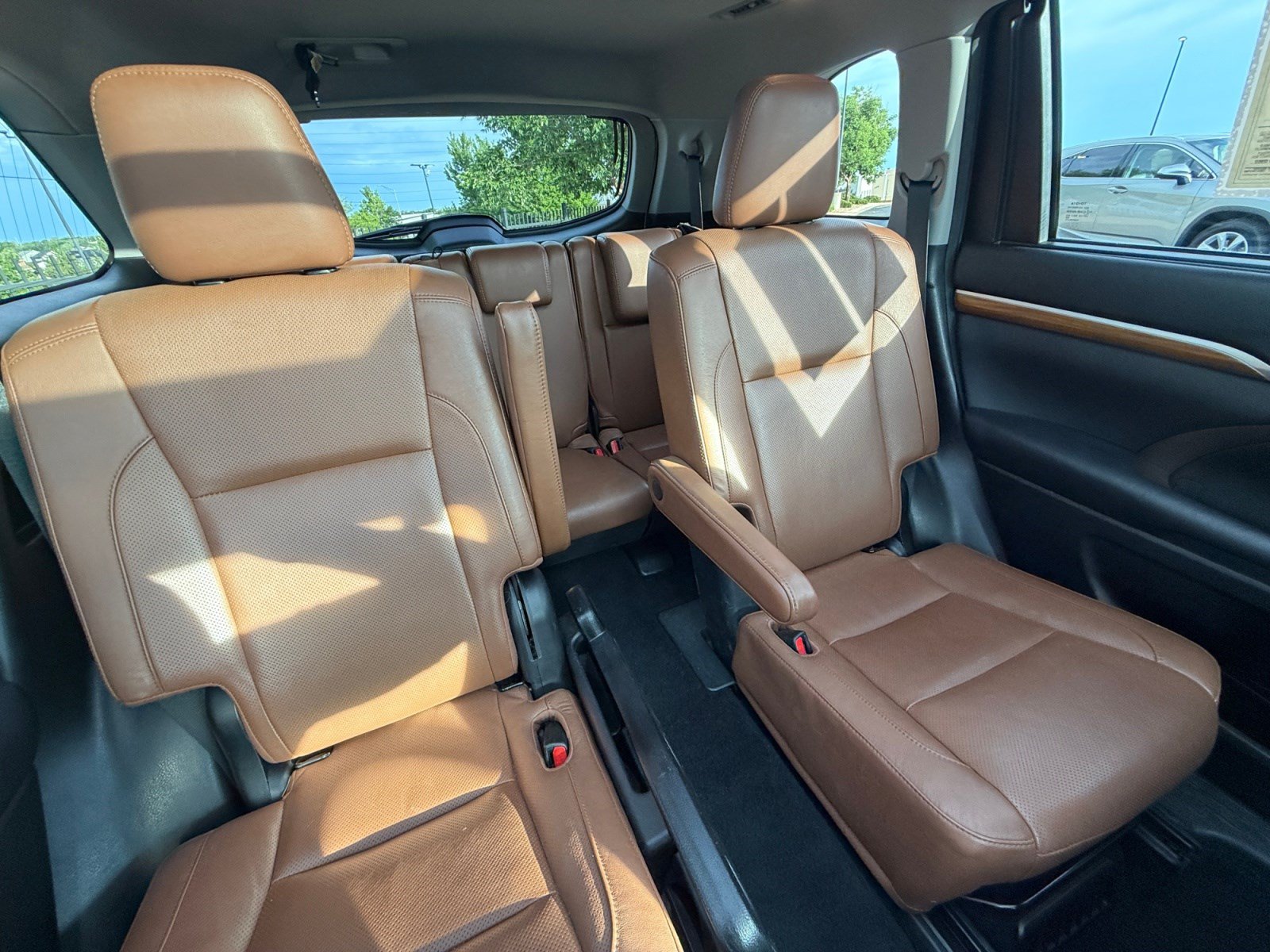 Used 2017 Toyota Highlander Limited Platinum AWD/4WD image 18