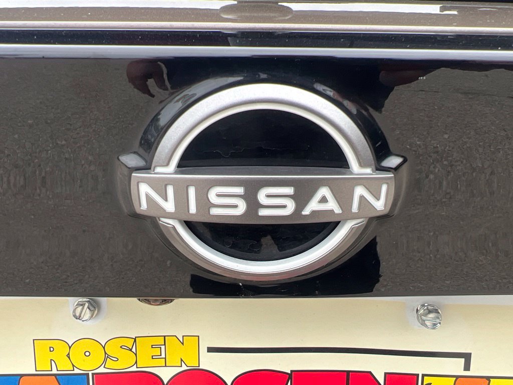 Certified 2025 Nissan Kicks SV w/ Charging Package AWD/4WD image 35