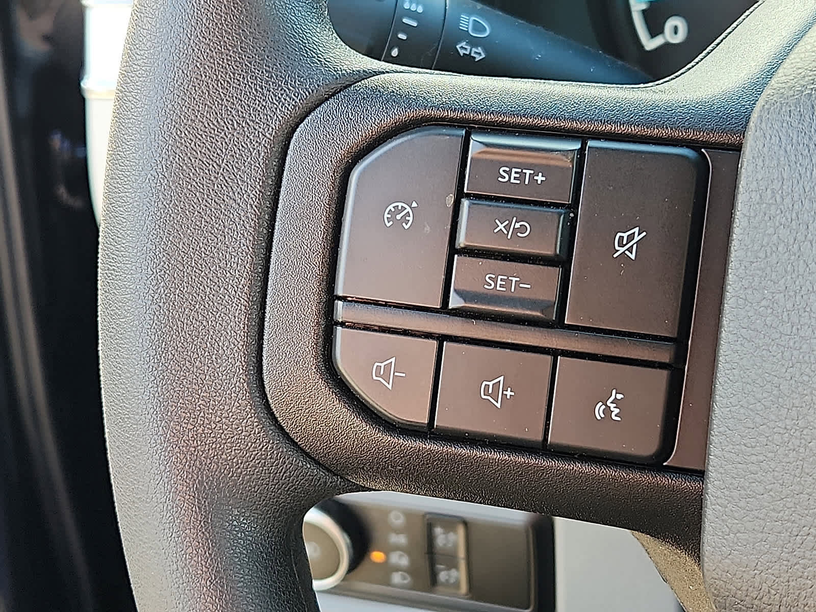 Used 2024 Ford F250 XLT w/ FX4 Off-Road Package image 22