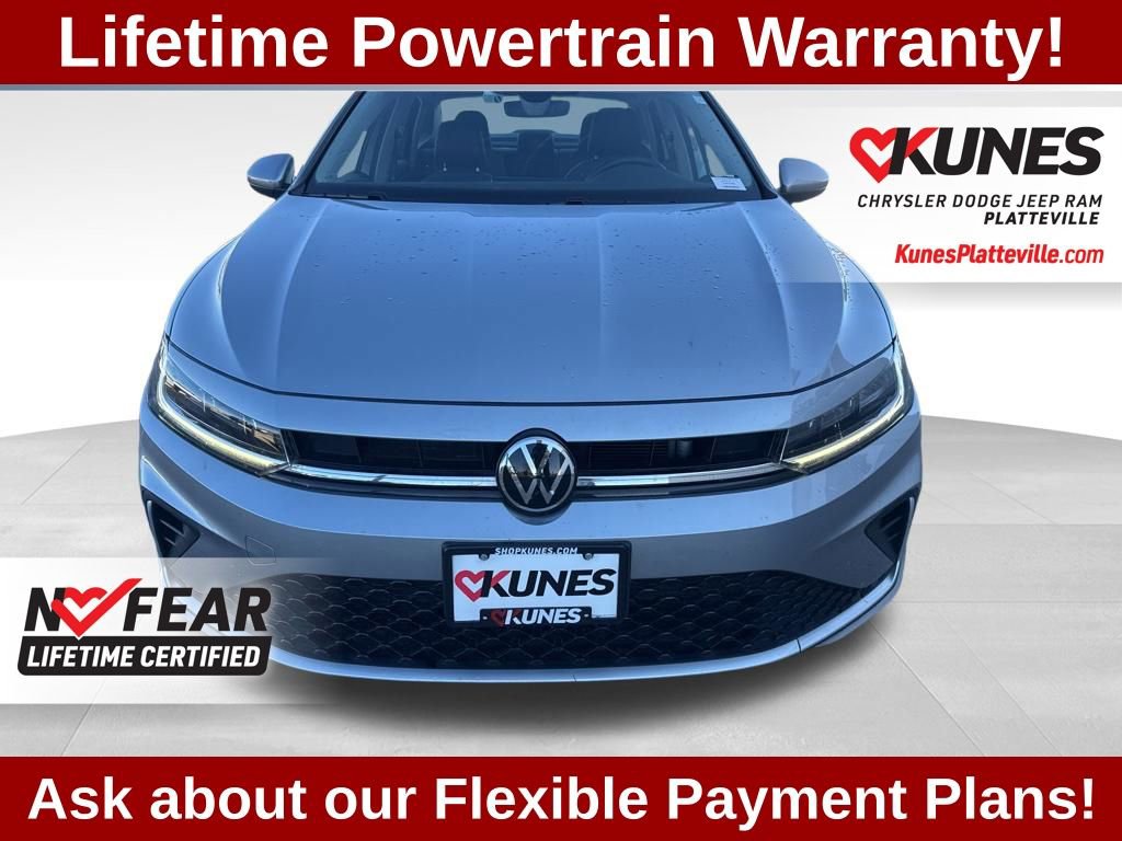 Used 2025 Volkswagen Jetta SE FWD image 10