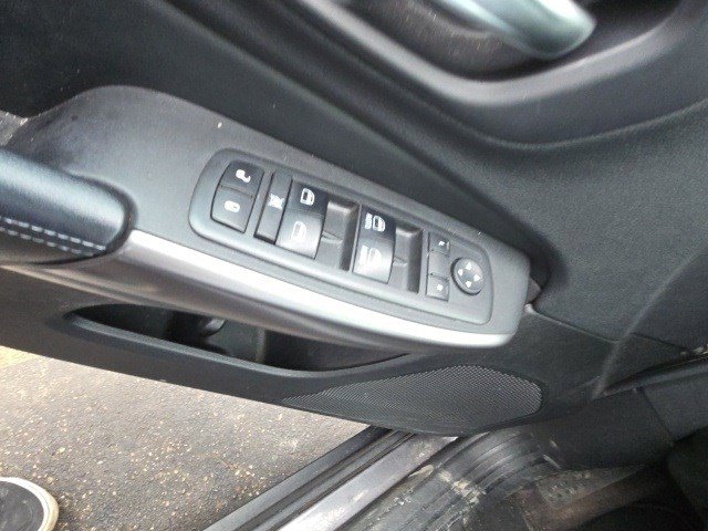 Used 2019 Jeep Cherokee Latitude Plus w/ Comfort/Convenience Group image 13