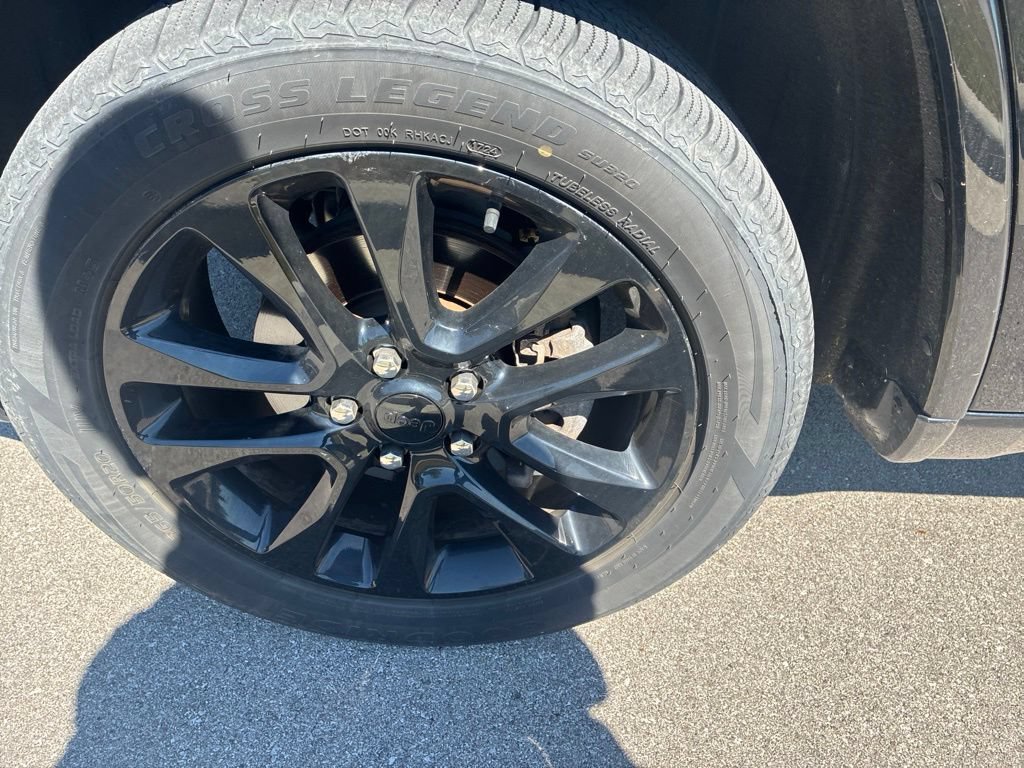 Used 2020 Jeep Grand Cherokee Altitude AWD/4WD image 22