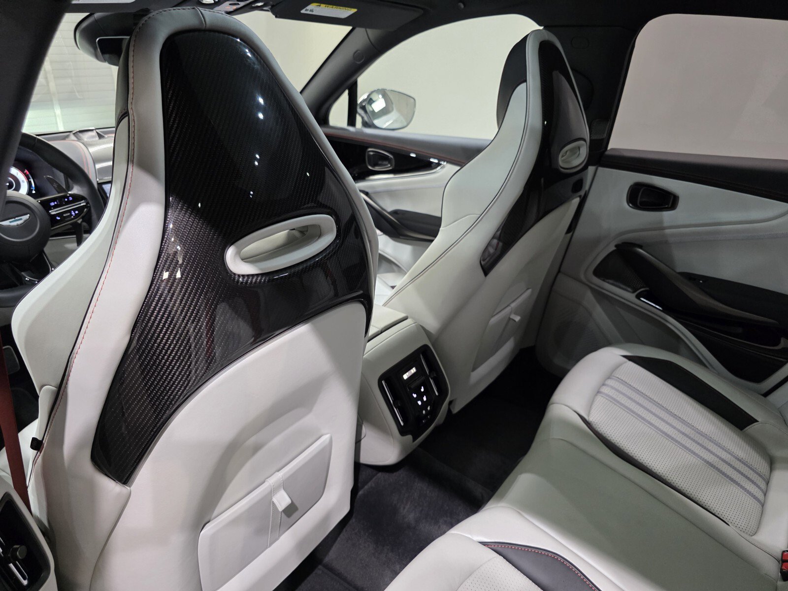 New 2025 Aston Martin DBX 707 image 20