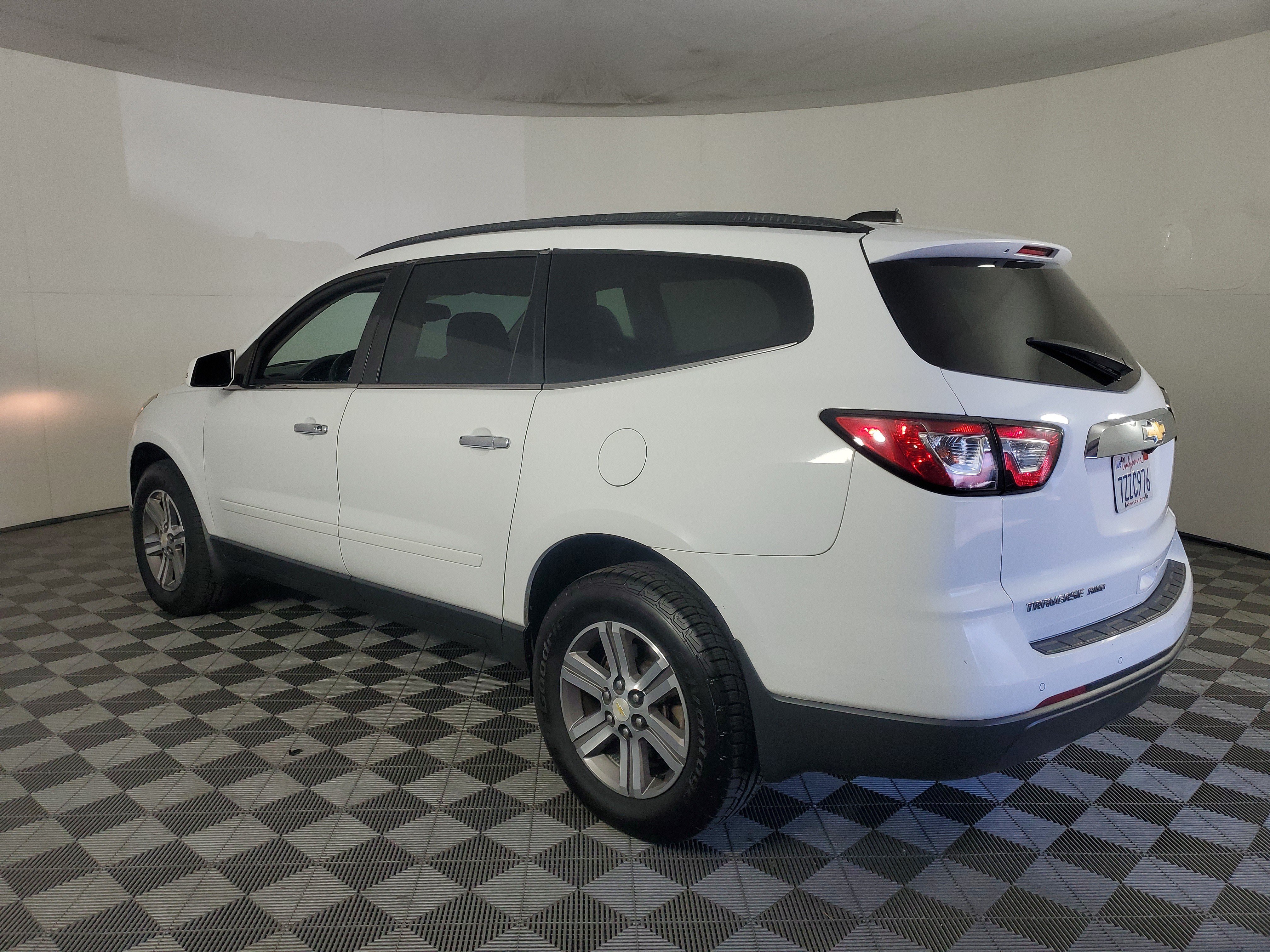 Used 2017 Chevrolet Traverse LT AWD/4WD image 6