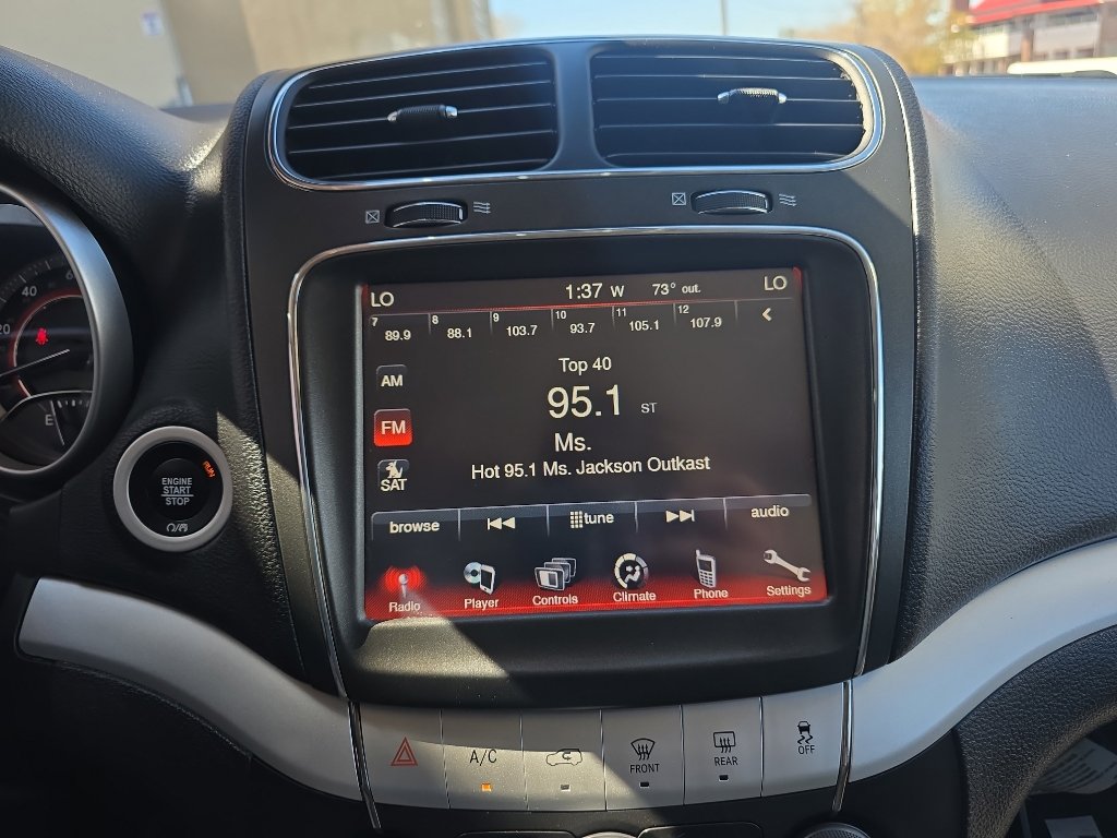 Used 2017 Dodge Journey SE w/ Flexible Seating Group image 16