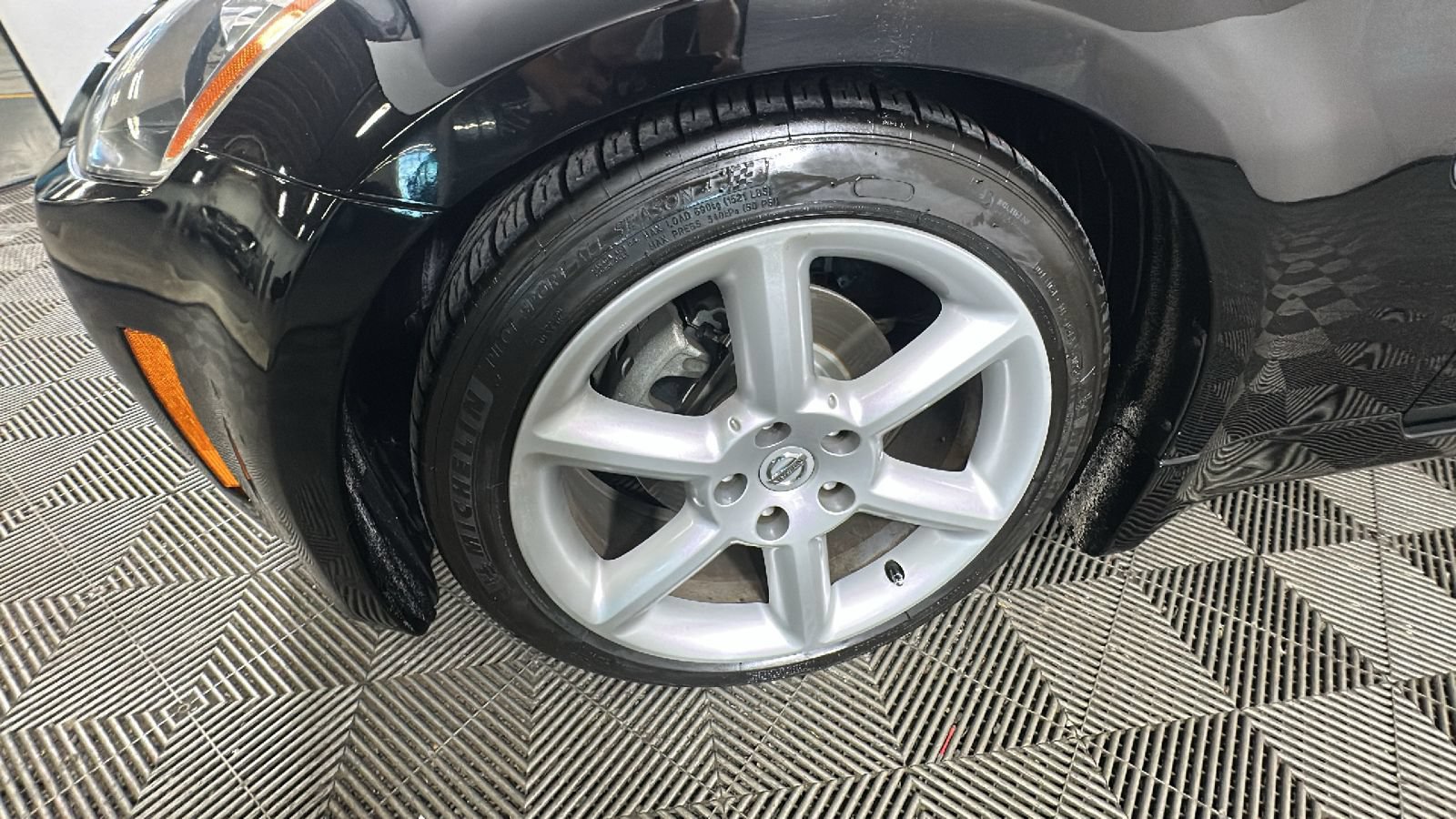 Used 2004 Nissan 350Z Touring RWD image 11