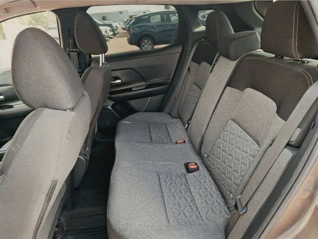 Certified 2025 Nissan Kicks SV w/ Charging Package FWD image 25