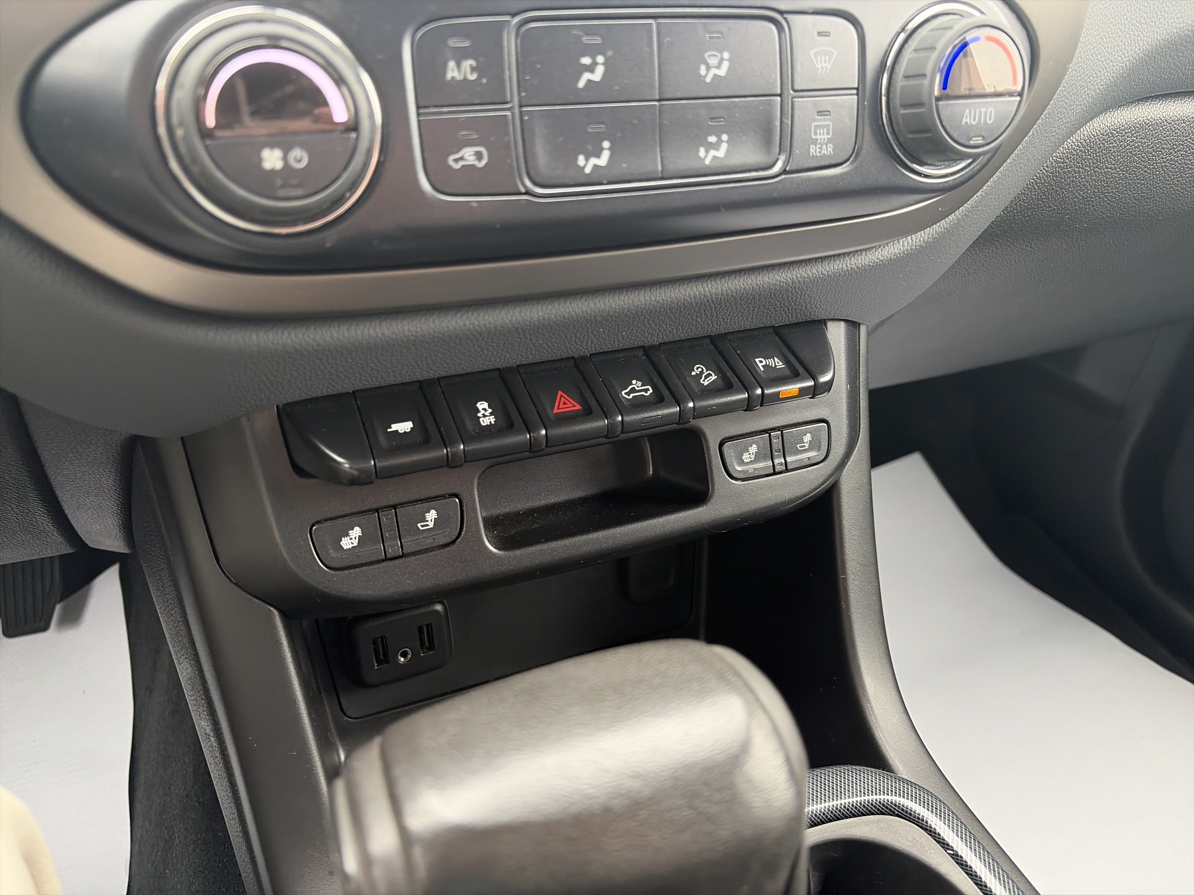 Used 2021 Chevrolet Colorado Z71 AWD/4WD image 22