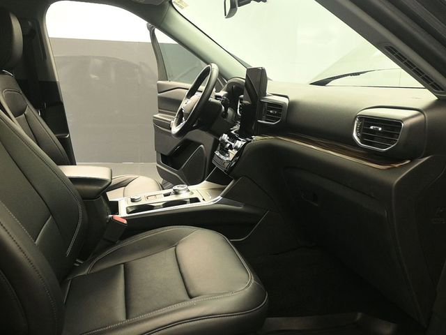 Certified 2023 Ford Explorer Limited w/ Limited Technology Package image 16