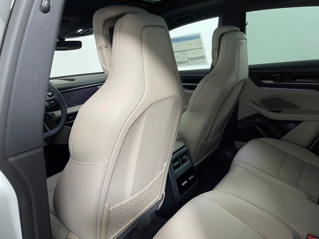 New 2025 Porsche Macan Electric image 28