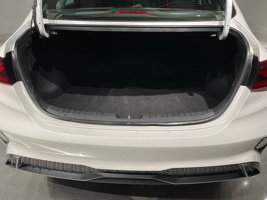 Used 2023 Kia Forte LXS image 5