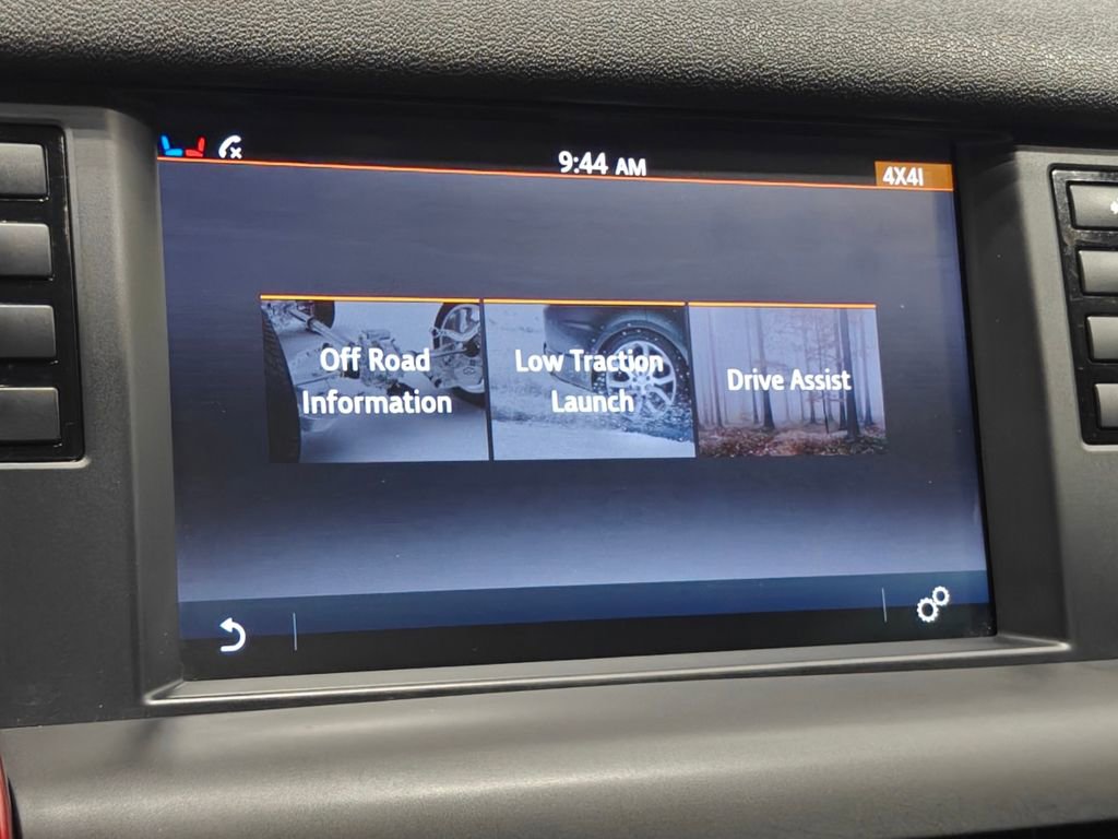 Used 2018 Land Rover Discovery Sport HSE Luxury image 43