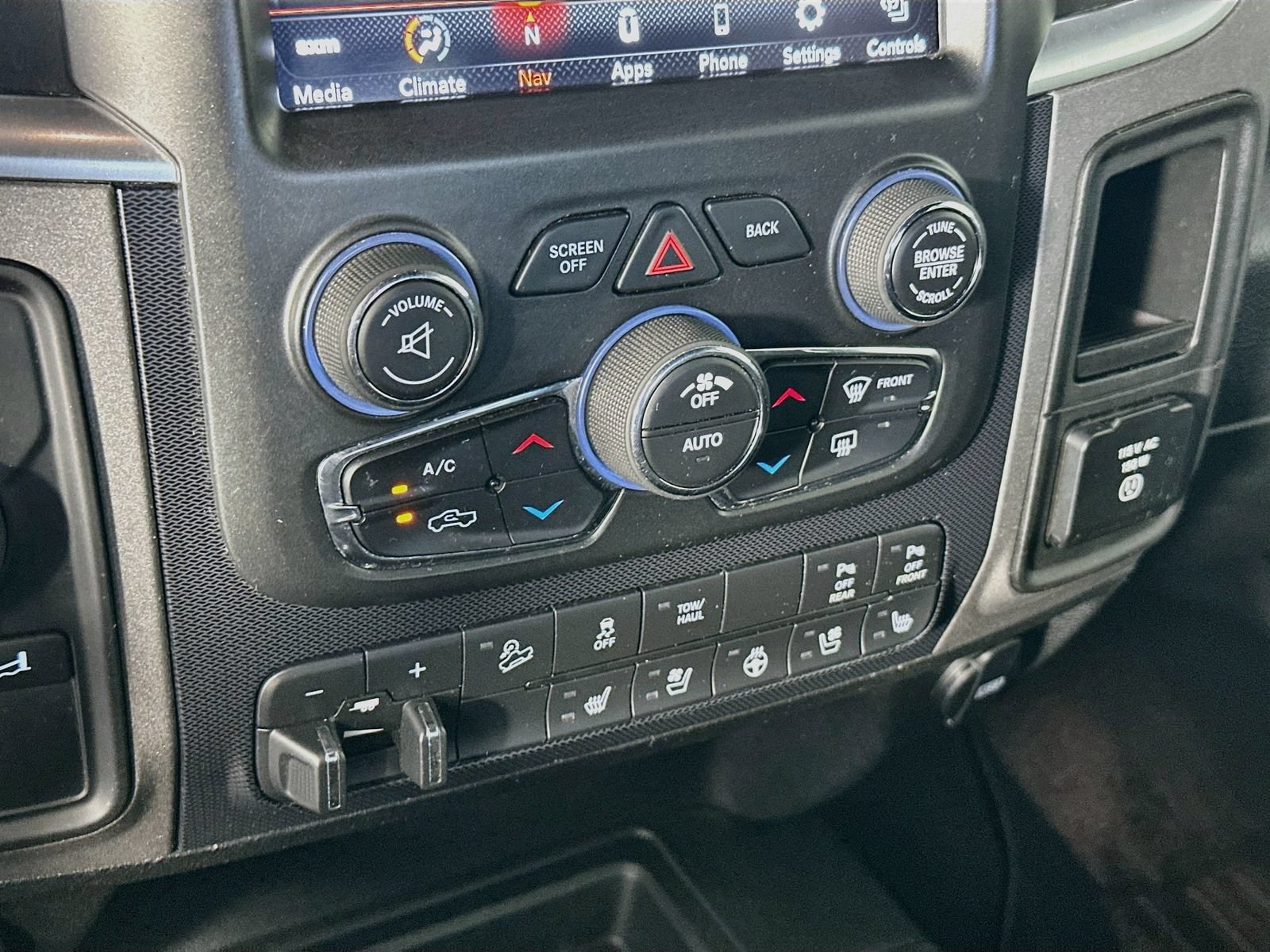 Used 2018 RAM 2500 Power Wagon w/ Leather & Luxury Group AWD/4WD image 16