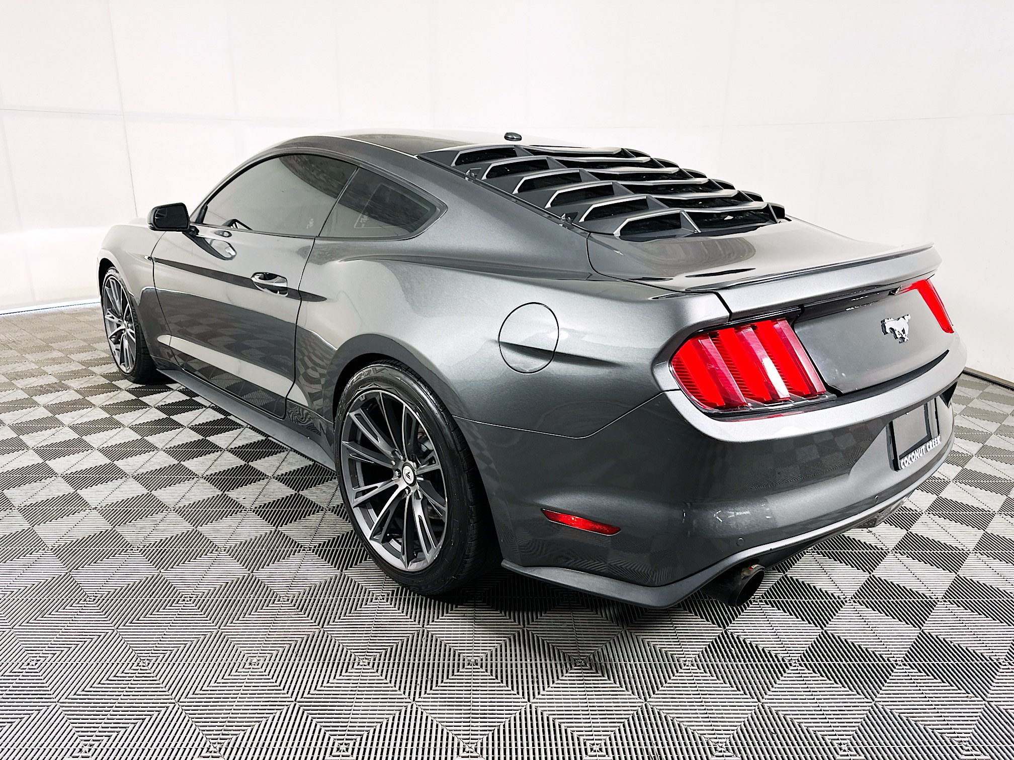 Used 2017 Ford Mustang Premium RWD image 5