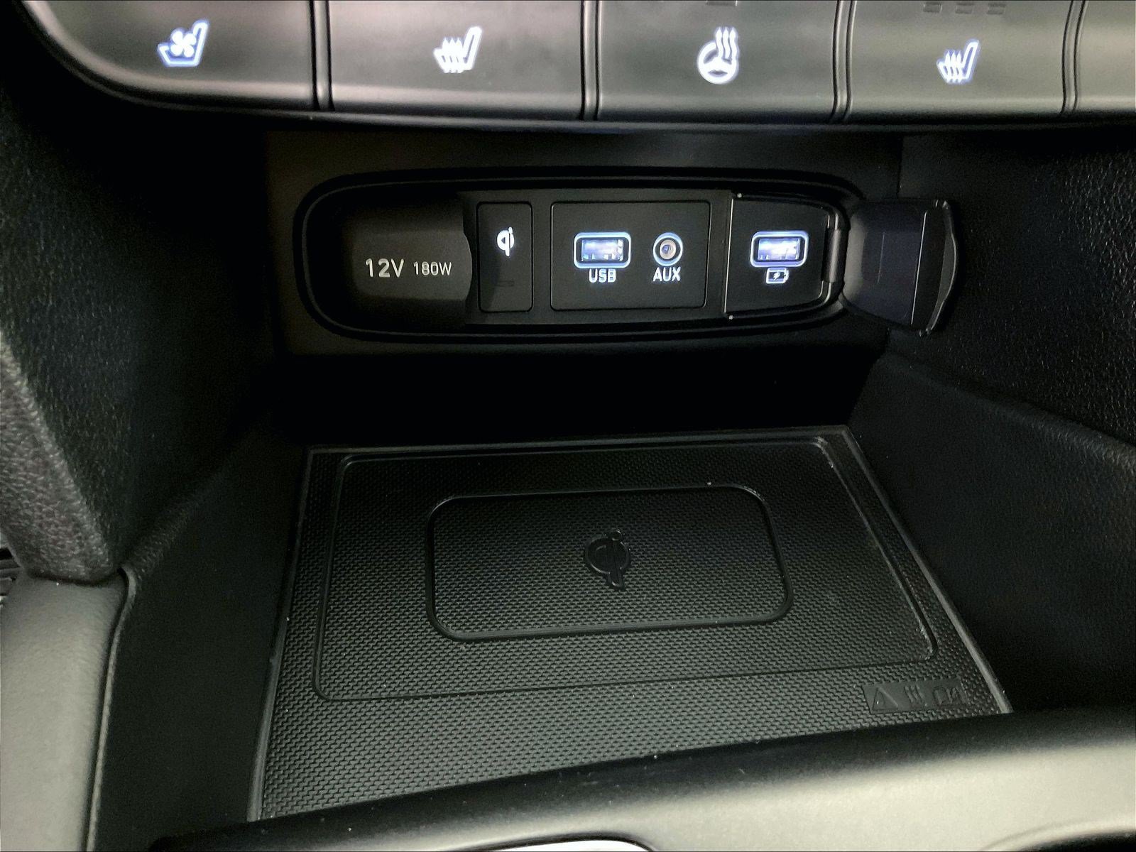 Used 2020 Hyundai Santa Fe Limited FWD image 15