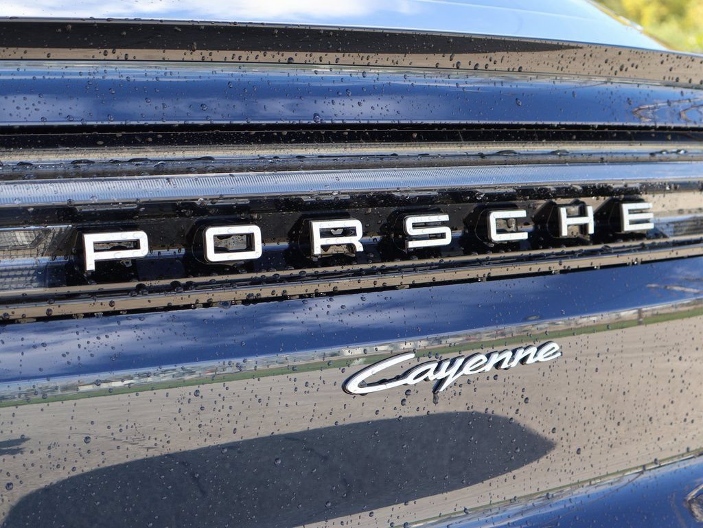 New 2026 Porsche Cayenne E-Hybrid Coupe AWD/4WD image 6