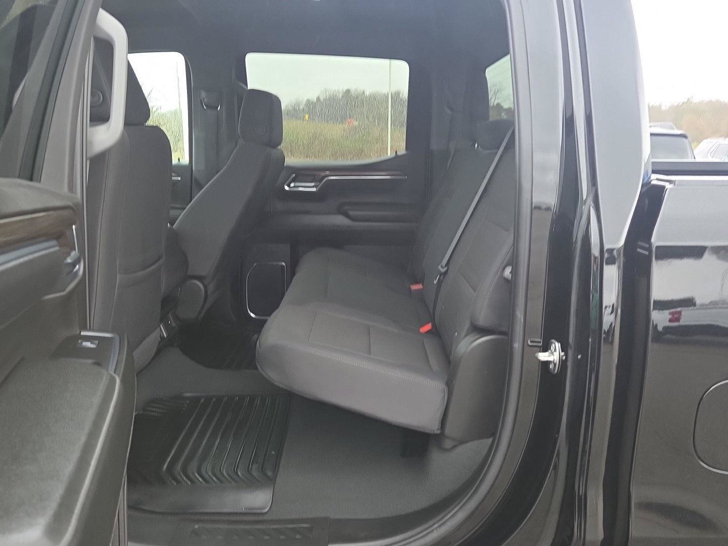 Used 2025 Chevrolet Silverado 1500 LT AWD/4WD image 13