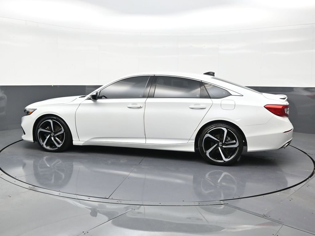 Used 2022 Honda Accord Sport image 2