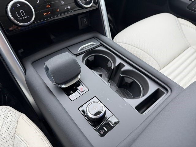 New 2026 Land Rover Discovery S AWD/4WD image 19