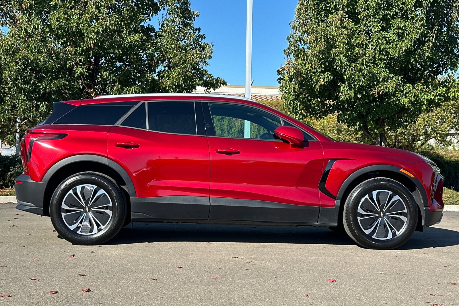 Used 2024 Chevrolet Blazer EV LT AWD/4WD image 3