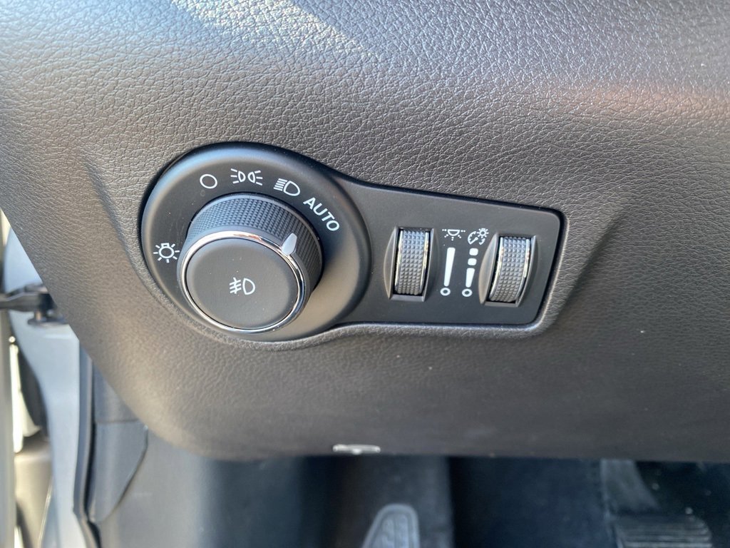 Used 2025 Jeep Compass Limited w/ High Altitude Package image 22