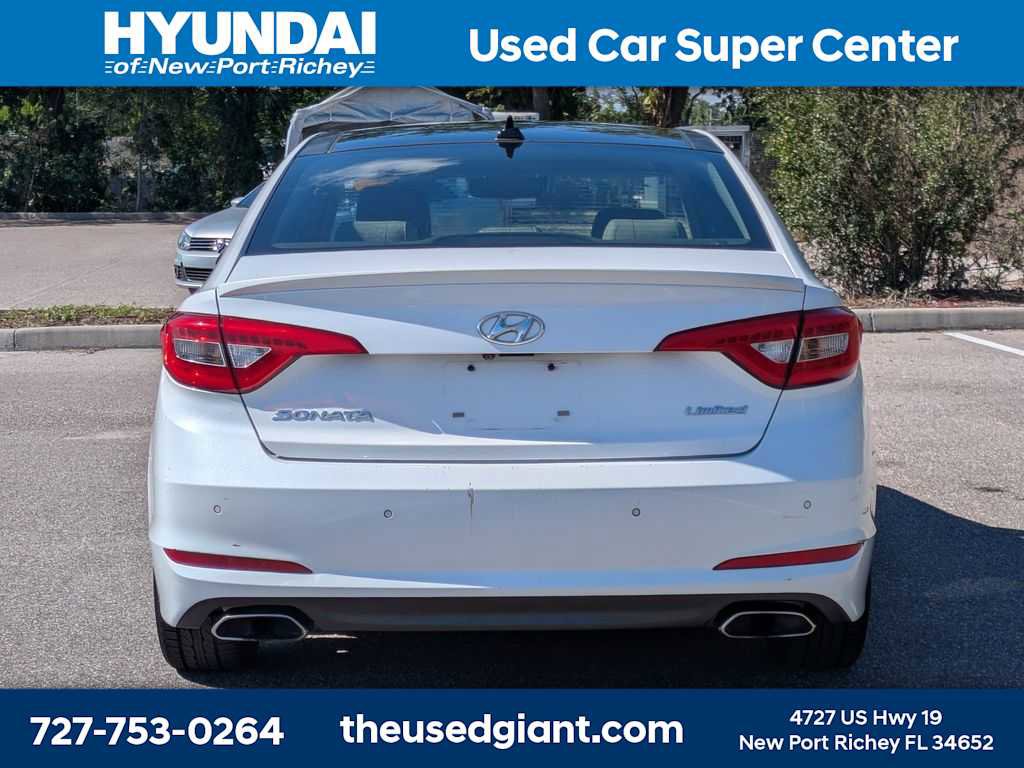 Used 2015 Hyundai Sonata Limited w/ Option Group 06 FWD image 4