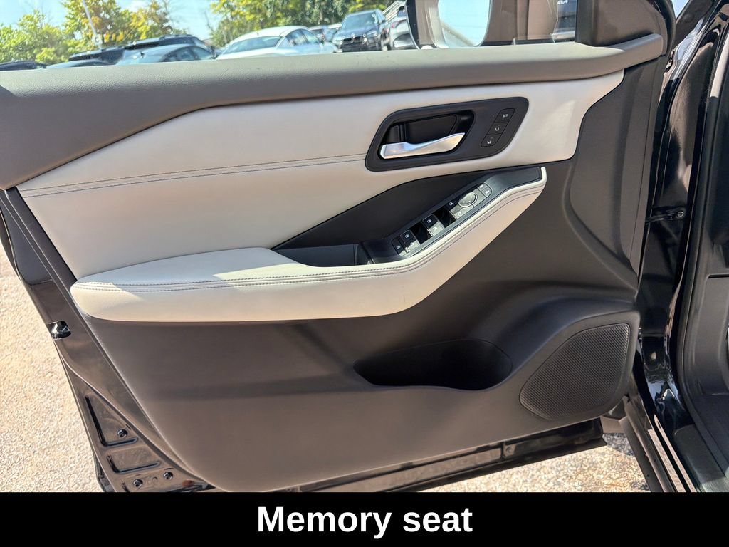 Used 2023 Nissan Rogue SL w/ SL Premium Package FWD image 12