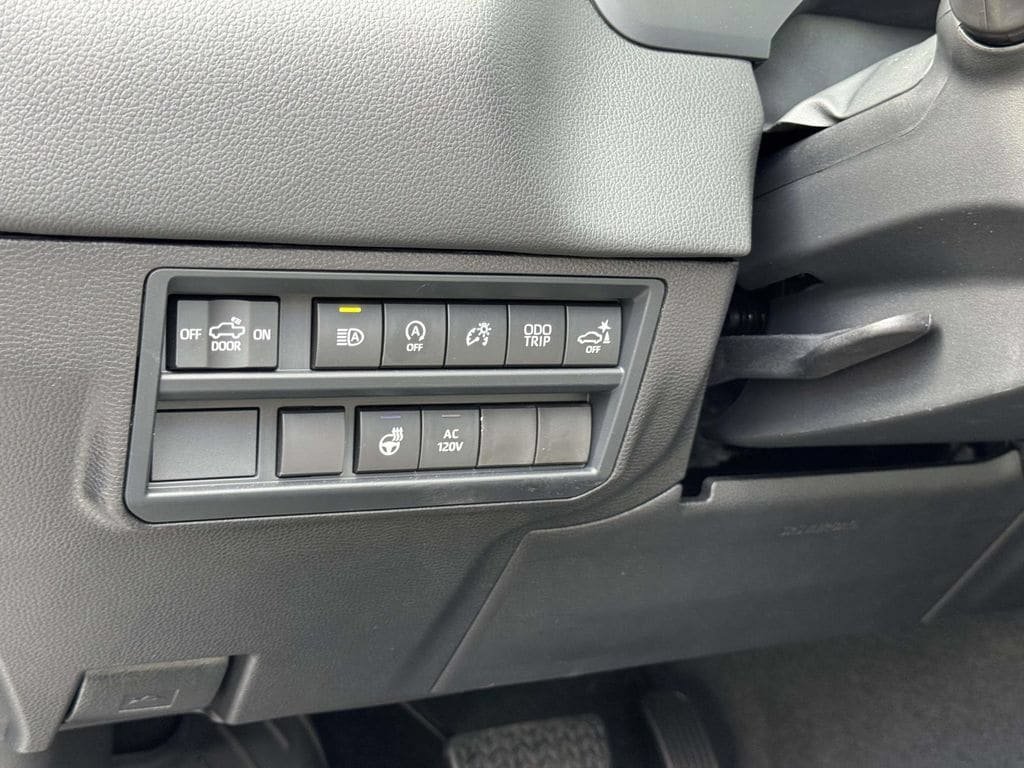 Used 2026 Toyota Tundra Limited AWD/4WD image 18